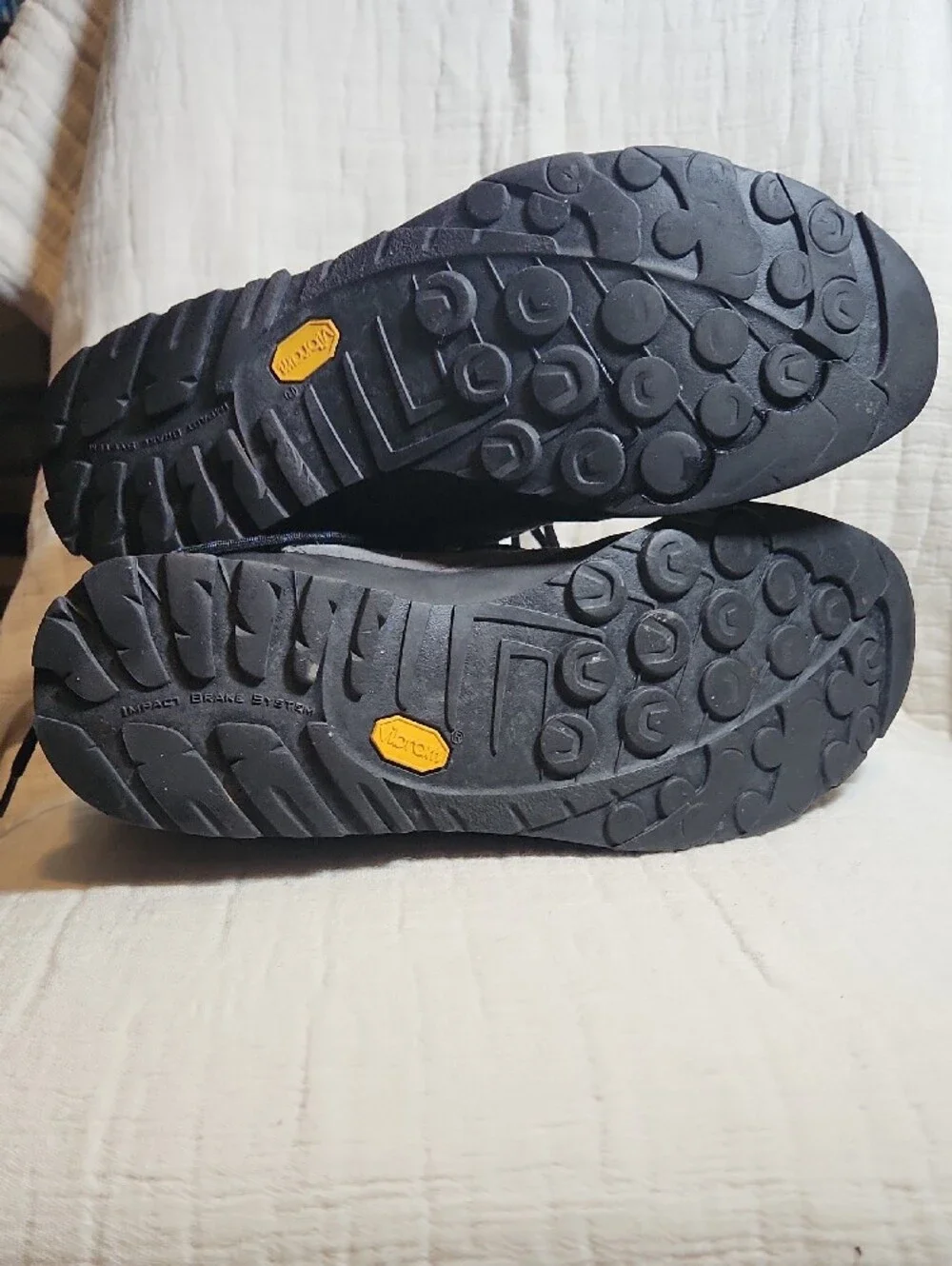 La Sportiva Men’s Gray and Black Approach Shoes